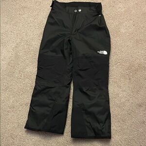 North Face boys 7/8 snow pants EUC
